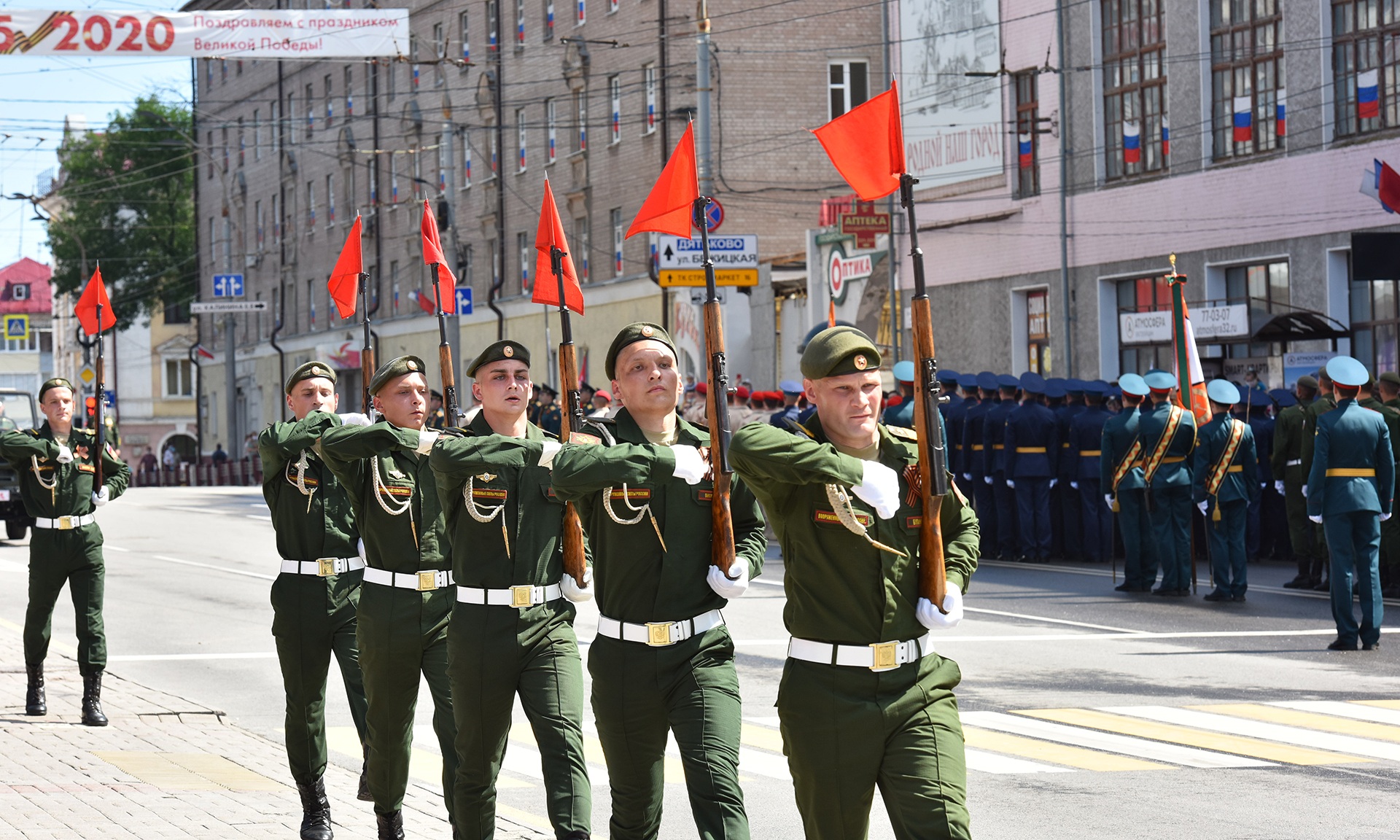 На брянских губернатора и военного комиссара просит завести дела  законопослушный гражданин - Брянский ворчун