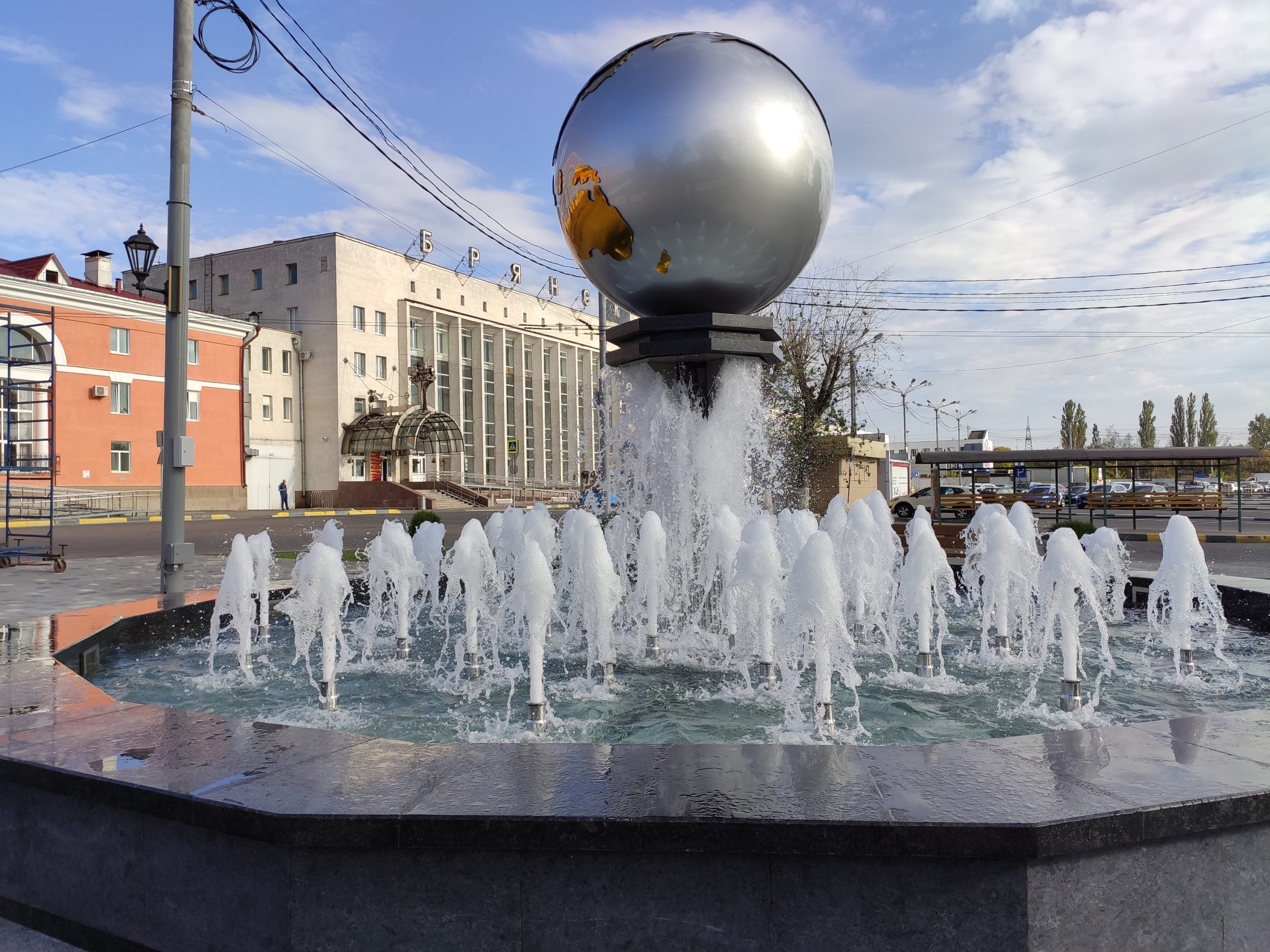 Привокзальная площадь Брянск 1 фонтан