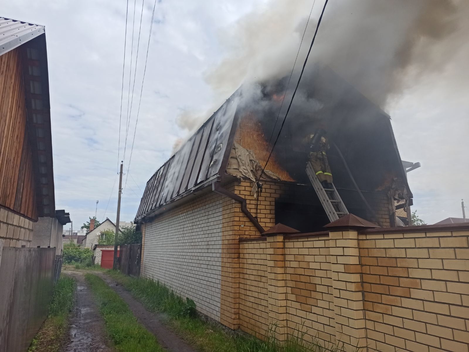 Пожар в брянске сейчас