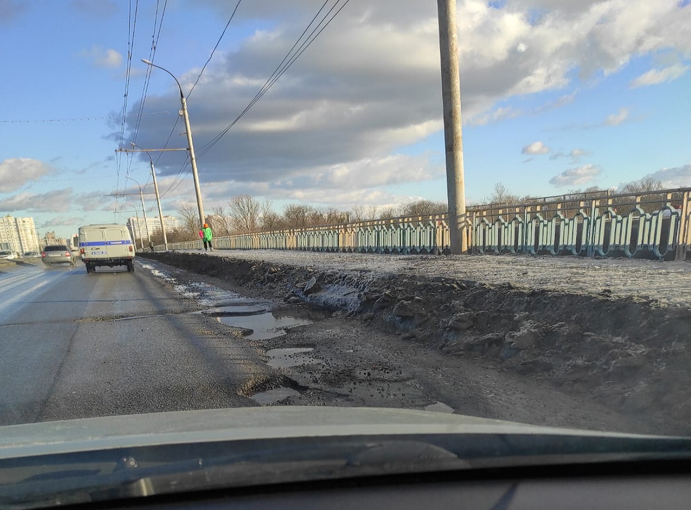 Недавно отремонтированный путепровод в Фокинском районе Брянска напомнил  водителям марсианскую поверхность - Брянский ворчун