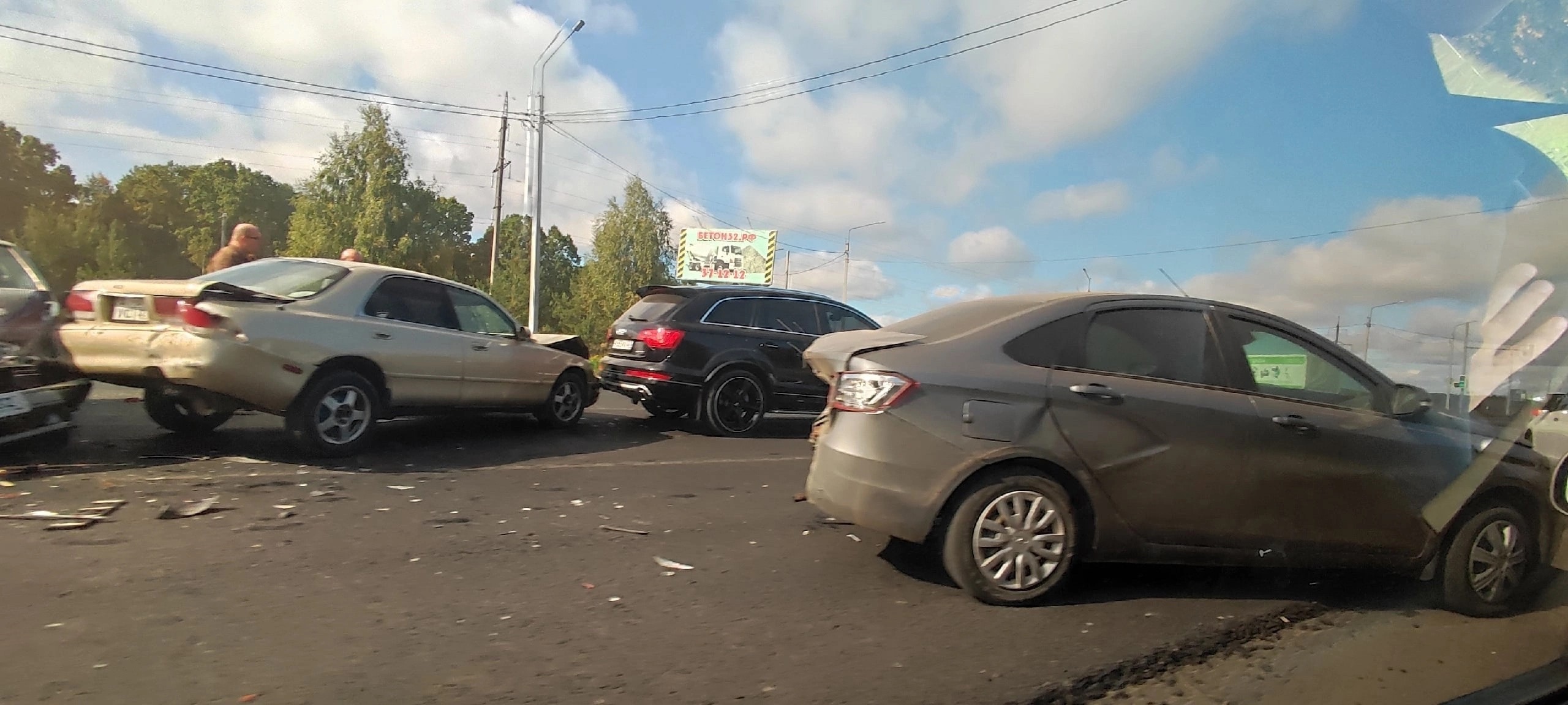 В брянских пабликах появилось больше фото с места массового ДТП в  Чайковичах - Брянский ворчун