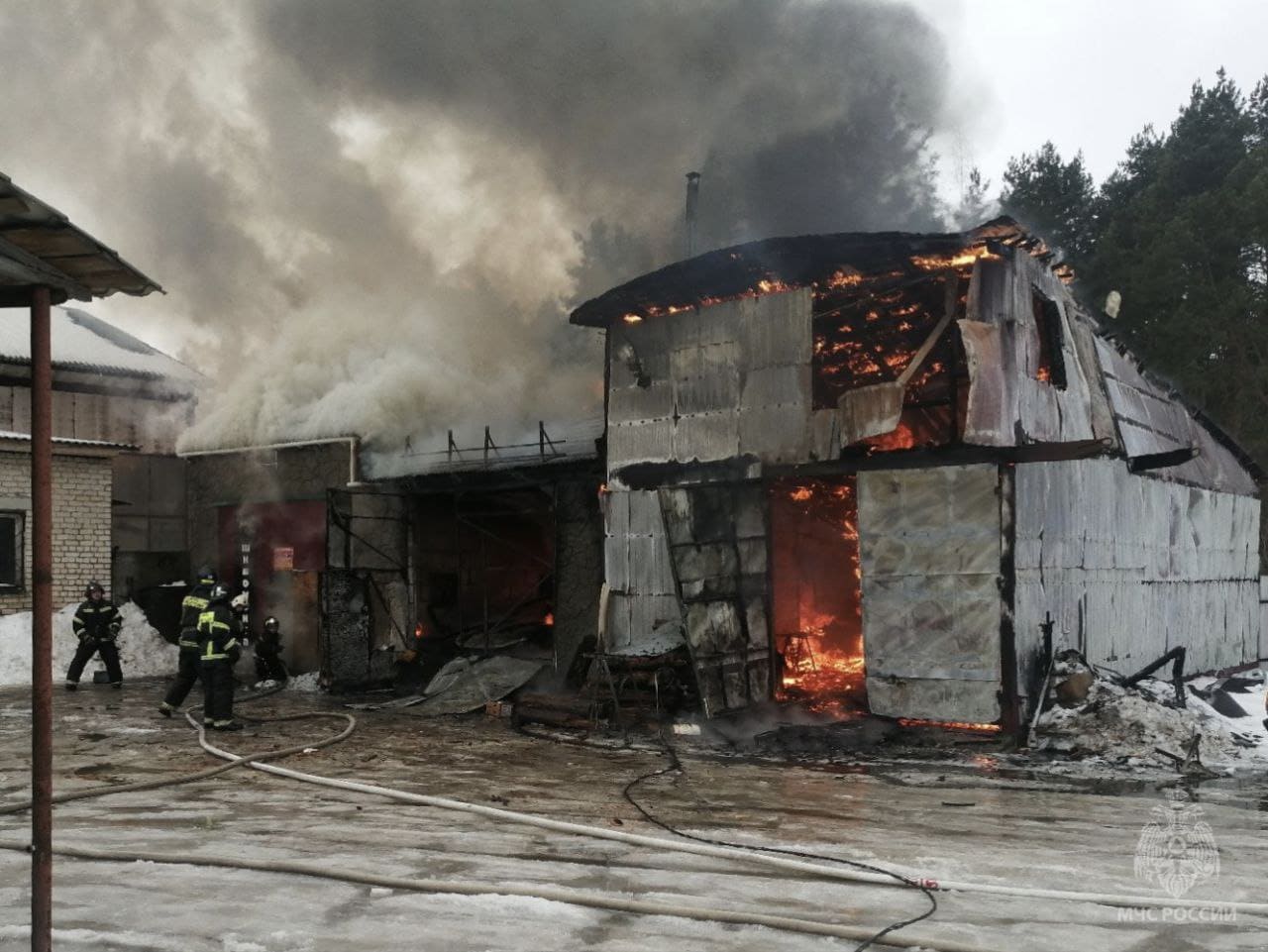 В брянских Клинцах сгорел автосервис - Брянский ворчун