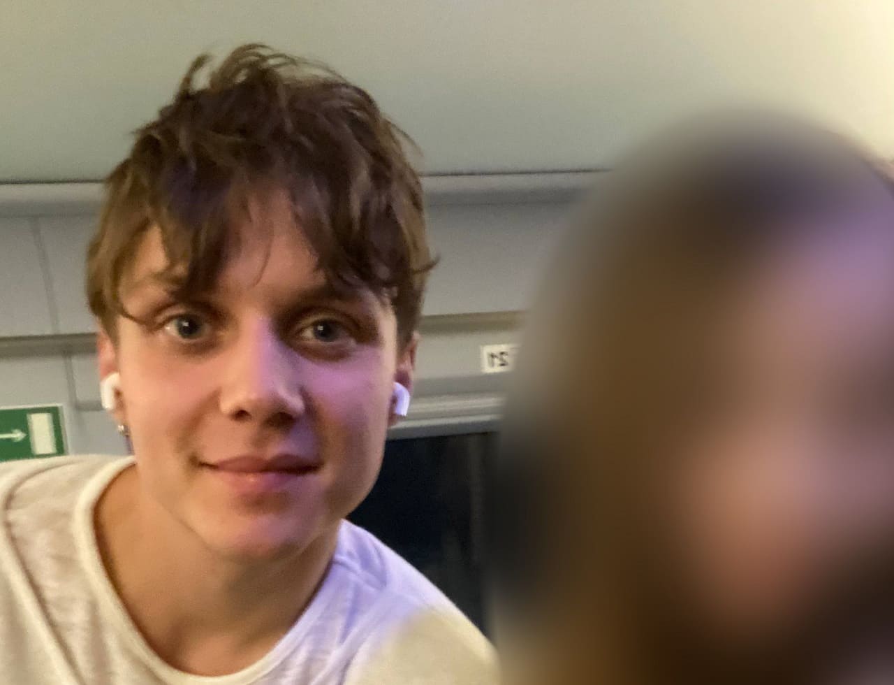 Причесался специально для селфи с брянской девочкой Ваня Дмитриенко