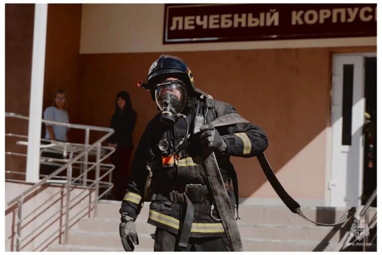В Брянске спасали горбольницу №4 от страшного пожара